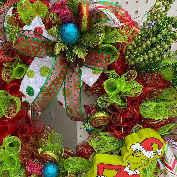 Grinch Wreath - Picture 3 of 4